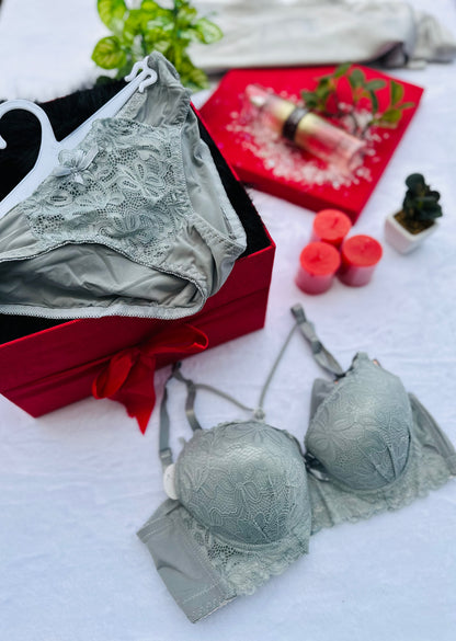 Bold Flowered Bra Set